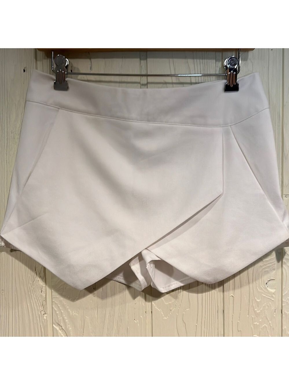 Xenia Boutique White Shorts Size 12